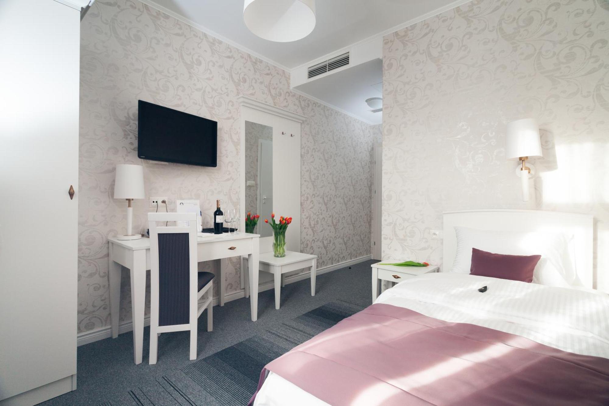Pod Ratuszem Hotel Wielun Room photo